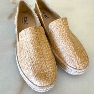 Toms Tan Flats with Textured Upper and Rubber Sole